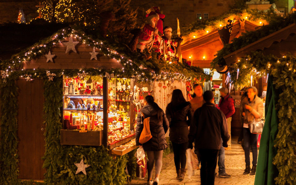 Christkindlmarkt in Wien mit St&auml;nden